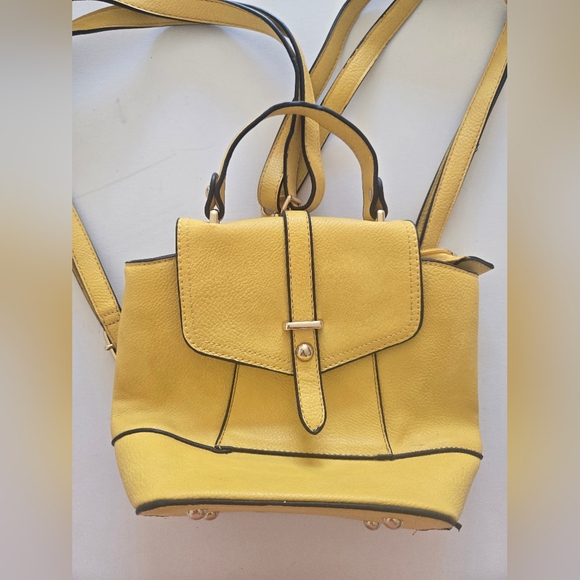 Yellow Leather Women's Bag Backpack. - Picture 7 of 9